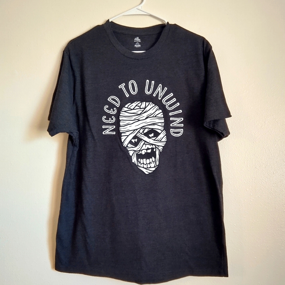 'Need to Unwind' Graphic T-shirt - L